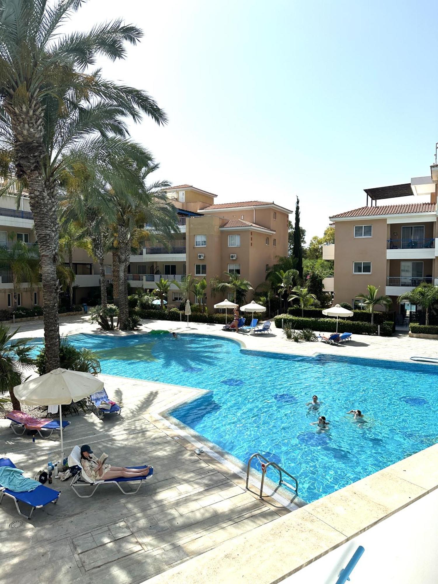 H&O Golden Sun Suite Paphos Exterior foto